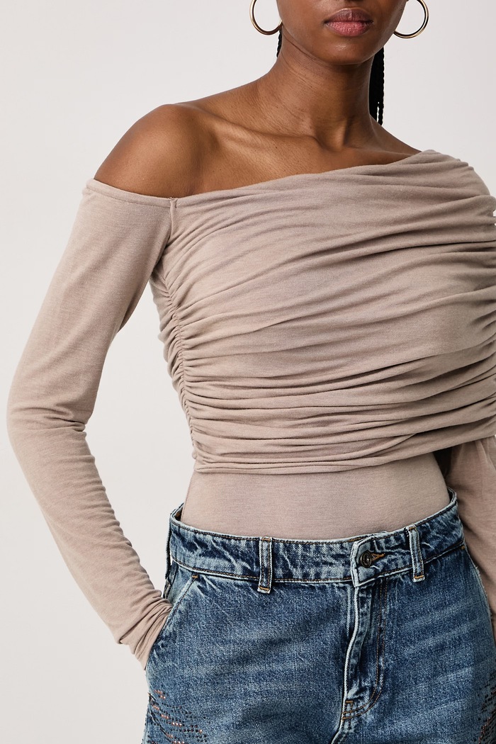 Body damskie z dodatkiem wełny x LEONIE HANNE Guess W6BP53.K8104 beżowy