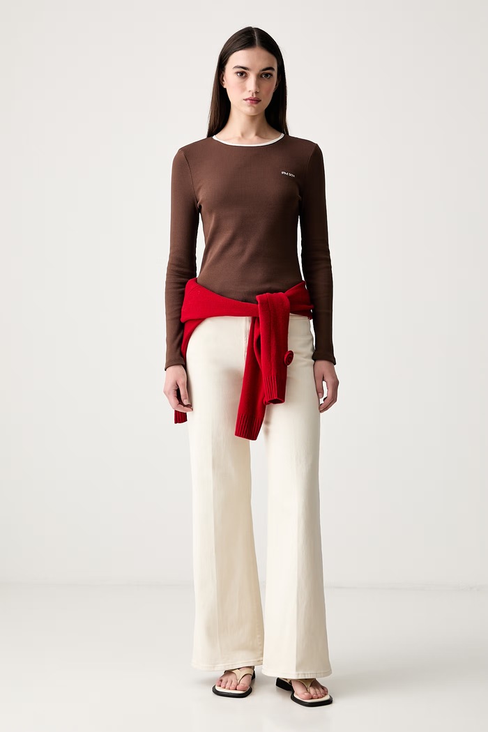 Stine Goya longsleeve damski bawełniany z elastanem SG.PF26.T202.2385 brązowy AW26