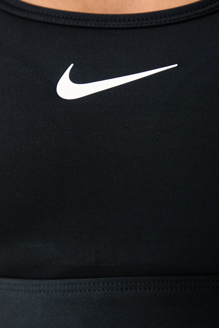 Biustonosz sportowy Swoosh Nike czarny DX6821.010