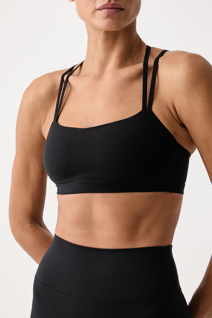 Biustonosz do jogi Zenvy Strappy Nike IB9847.010 czarny