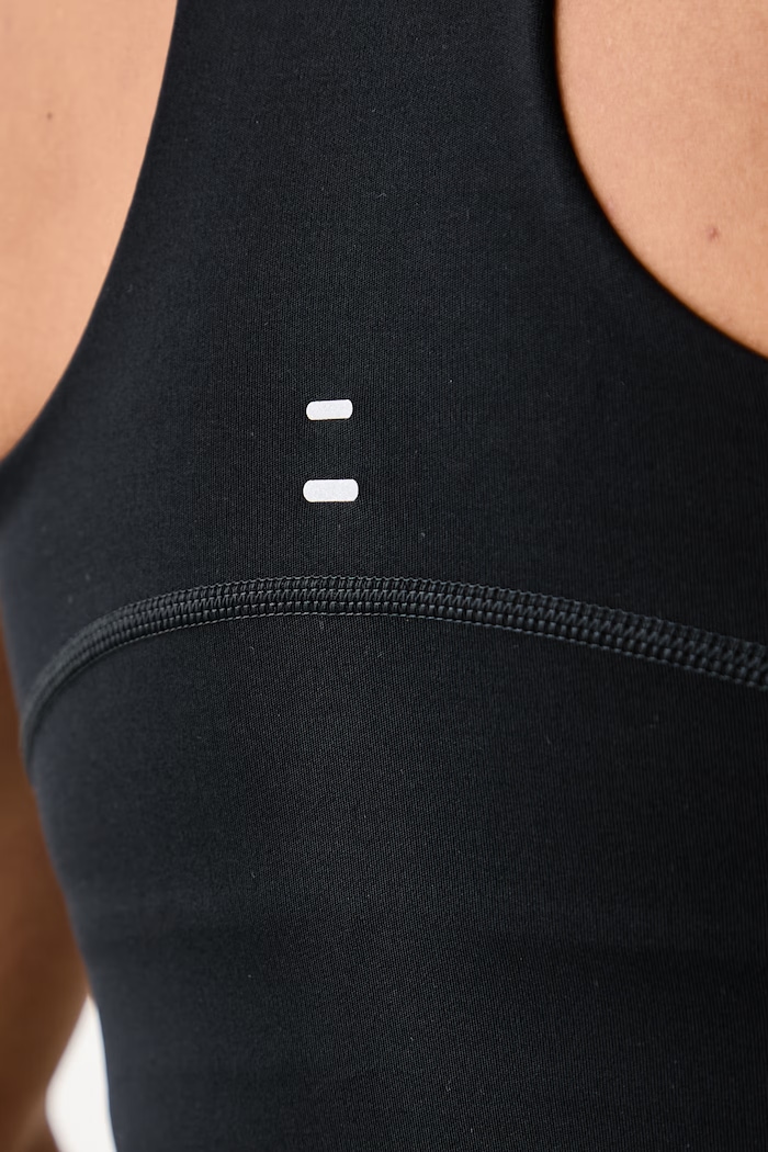 Top sportowy damski Nike Tempo Nike czarny II0420.010