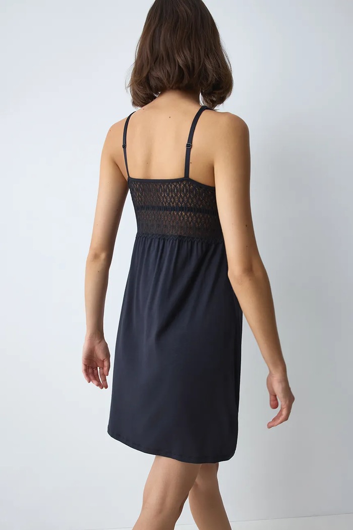 Triumph Koszula nocna damska z modalem Aura Spotlight 10216543 czarny AW26
