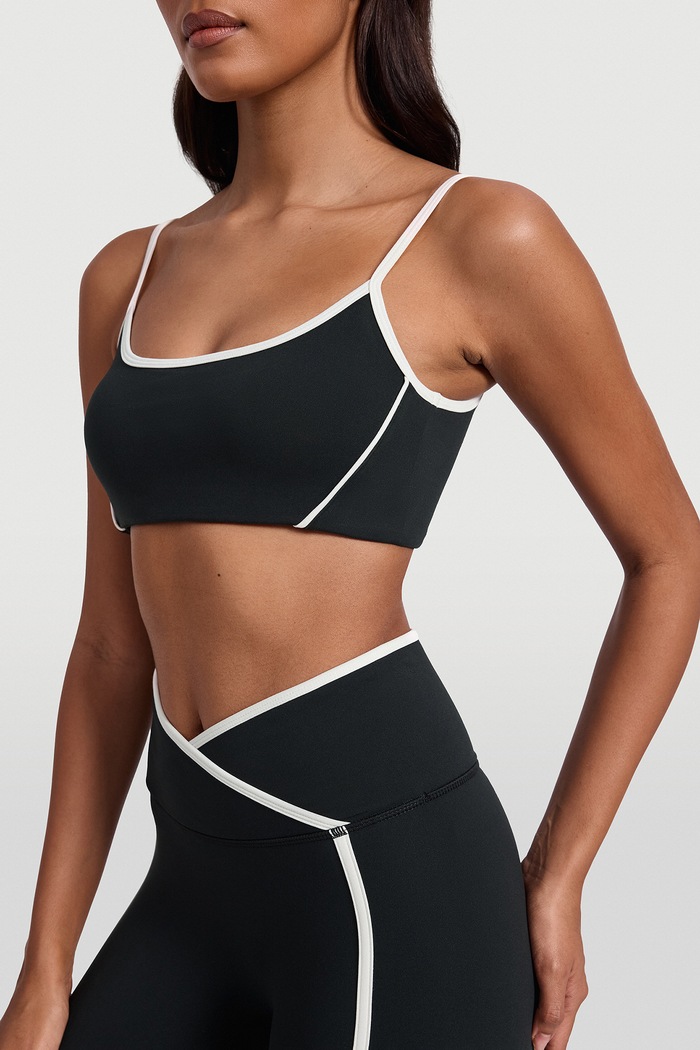 Biustonosz do jogi Contrast BetterMe czarny BRA00037