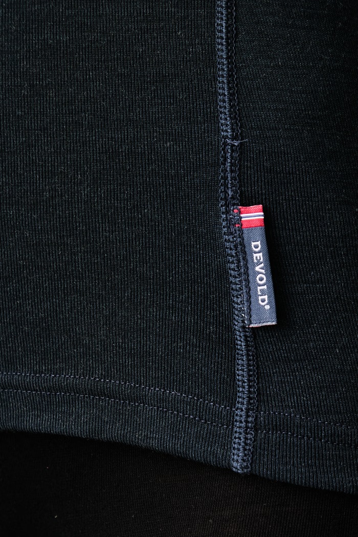 Longsleeve funkcyjny damski z wełny merino Adventure Merino Devold granatowy PDGO.245.228.B