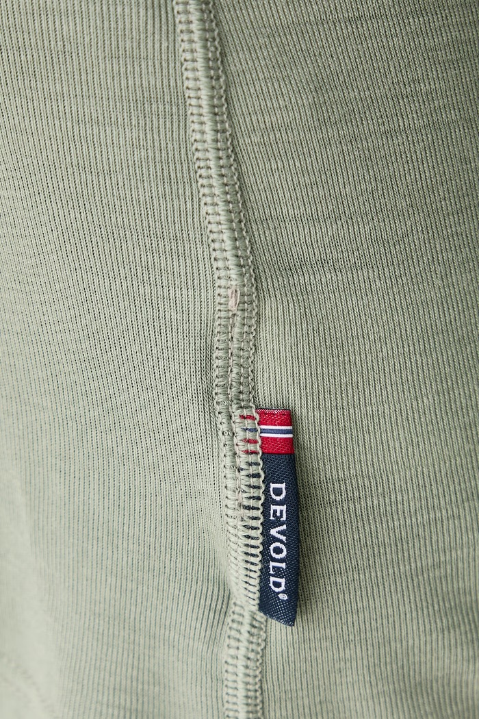 Longsleeve funkcyjny damski z wełny merino Adventure Merino Devold PDGO.245.228.B zielony