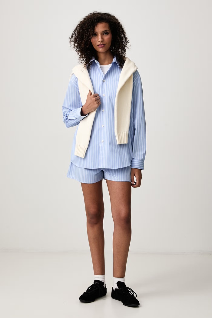 Sporty & Rich Serif Logo szorty bawełniane damskie SH01585300ST02 niebieski AW26