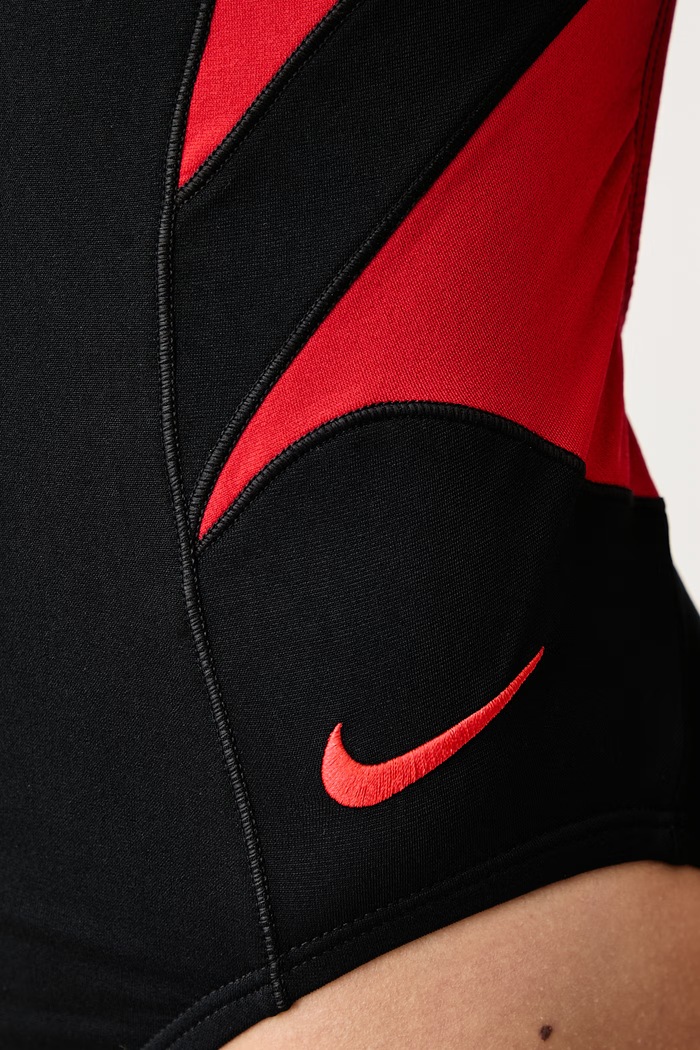 Strój kąpielowy jednoczęściowy damski Nike NESSG002 czarny