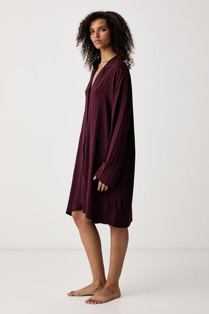 Triumph Noční košile dámská z viskózy 10225618 burgundské AW26