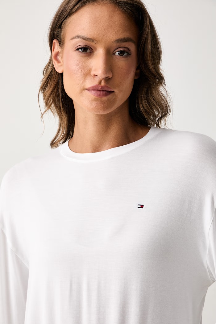 Tommy Hilfiger πιτζάμα γυναικεία με μοντάλ UW0UW06601