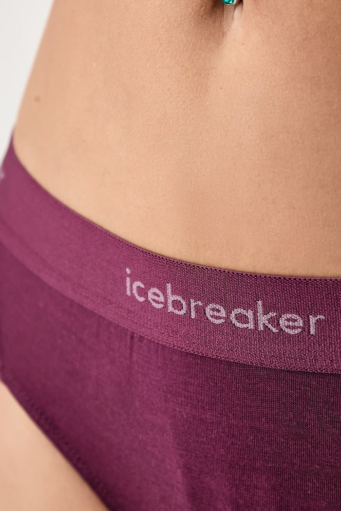 Figi damskie z wełną merino Merino 125 Cool-Lite Icebreaker IB0A57250PB1 fioletowy