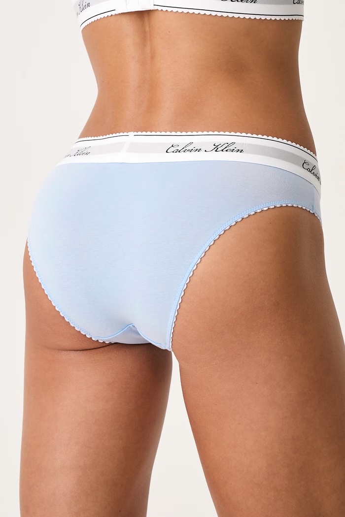 Odzież Calvin Klein Underwear Figi damskie z bawełną LV00QF9073 niebieski