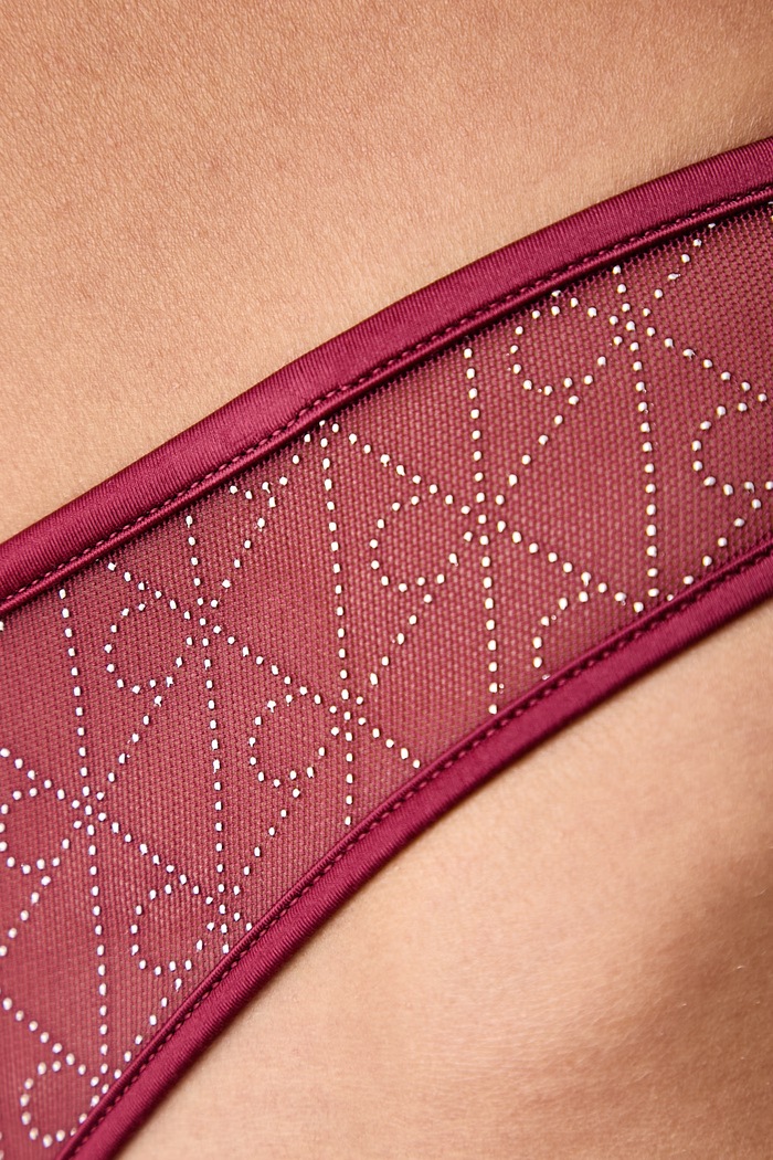 Stringi damskie Calvin Klein Underwear LV00QF9067 bordowy