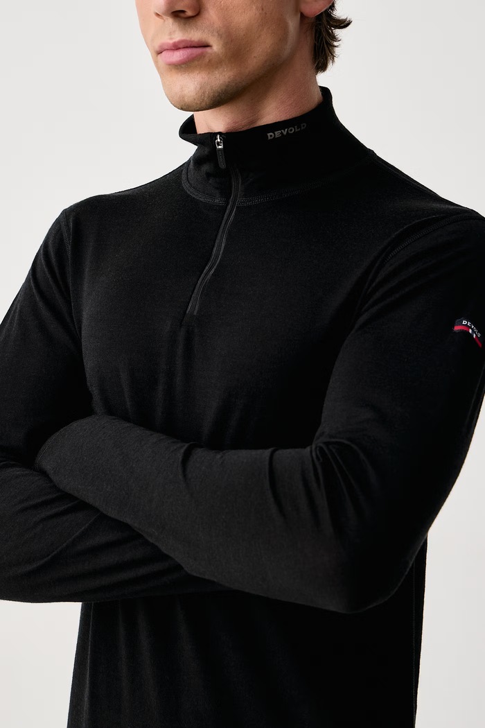 Odzież Devold Longsleeve funkcyjny męski wełniany Breeze Merino PDGO.180.245.A czarny