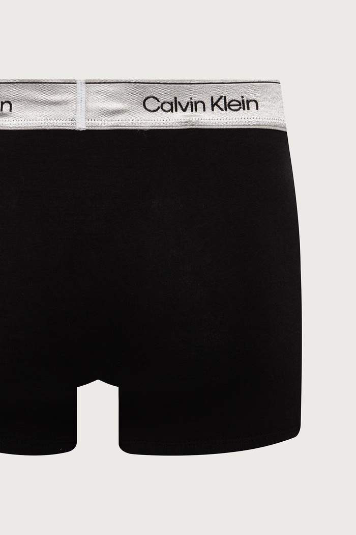 Ρούχα Calvin Klein Underwear Εφαρμοστά μποξεράκια ανδρικά με βαμβάκι 3-pack LV00NB4730 μαύρο