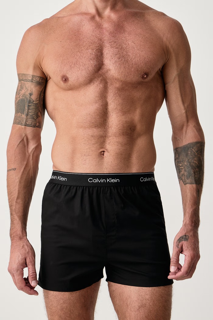 Boxerky pánské bavlněné s elastanem 3-pack Calvin Klein Underwear LV00NB4727 červená