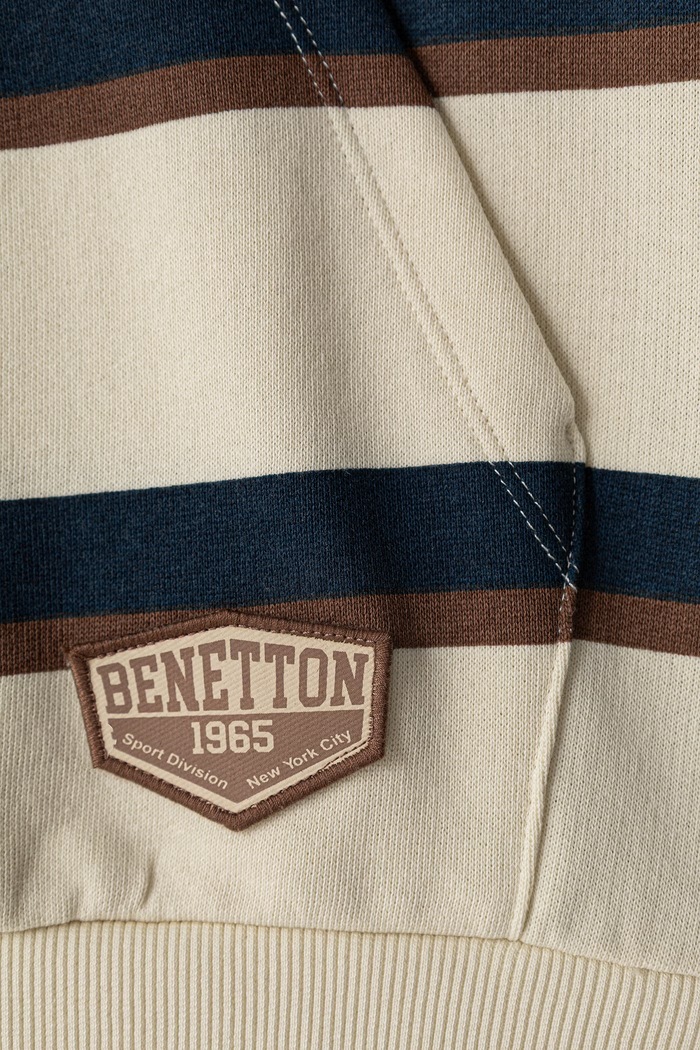 Chłopiec United Colors of Benetton Bluza z kapturem dziecięca bawełniana 3KHYC205W.G.Seasonal beżowy