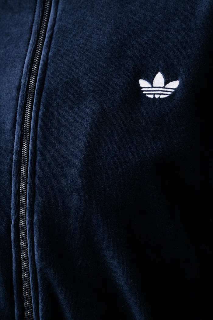 Bluza rozpinana damska welurowa Micro Pleat Injection adidas Originals granatowy LG4298