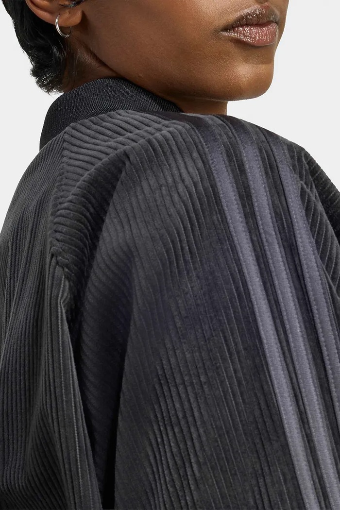 Bluza damska Corduroy adidas Originals czarny KQ6436