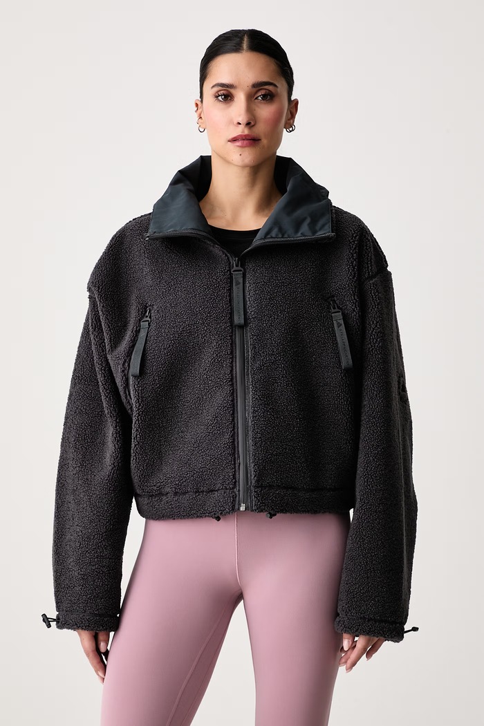 adidas by Stella McCartney Prijelazna jakna za žene s flisom crna KR6226