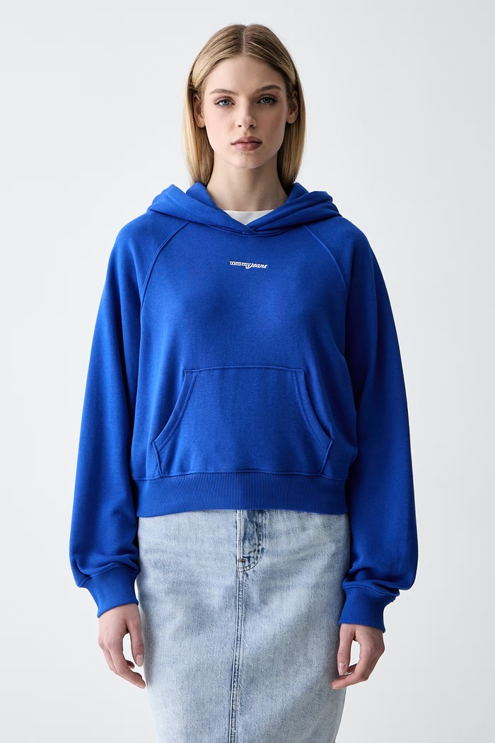 Tommy Jeans pulover s kapuco ženski bombažen modra DW0DW22825