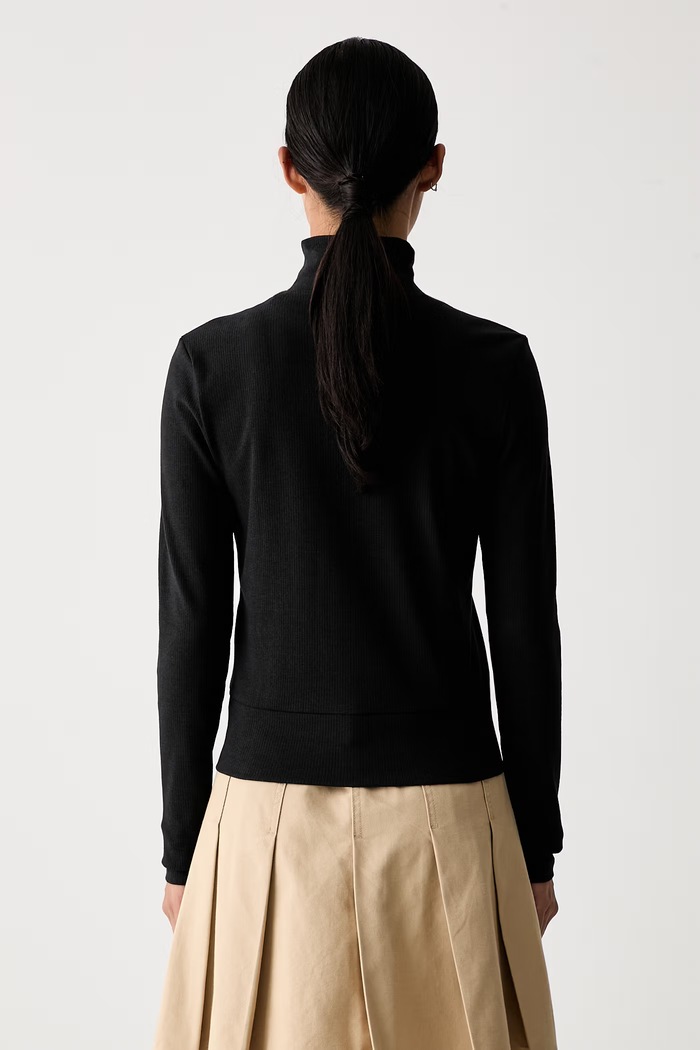 Ρούχα adidas Originals μπλούζα με κουμπιά Γυναικεία Essentials KR3598 μαύρο