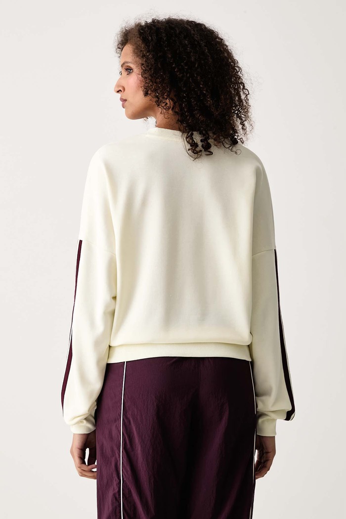 Odjeća adidas Dukserica za žene s pamukom Essentials KR1026 bež