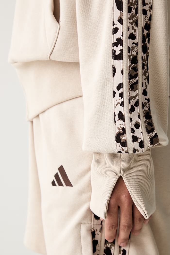 adidas bluza rozpinana z kapturem damska z bawełną Leopard Pack KH1547 beżowy