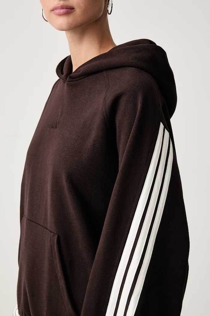 Bluza z kapturem damska bawełniana adidas KW7701 brązowy