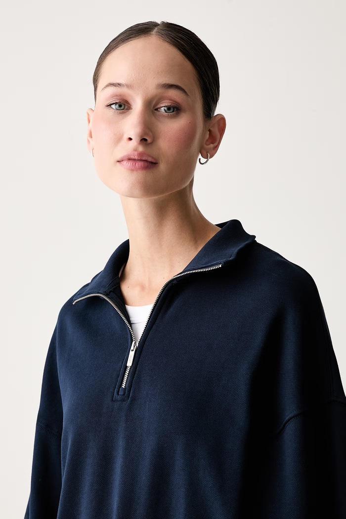 Tommy Jeans dukserica za žene od pamuka mornarsko plava DW0DW23144