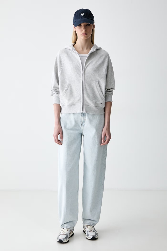 Tommy Jeans jopica ženska bombažna DW0DW22834 siva AW26
