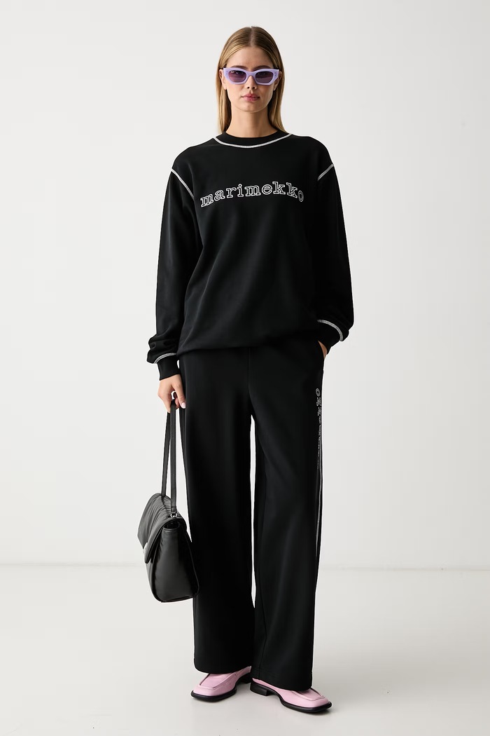 Marimekko Oversize dukserica za žene od pamuka 096221 crna AW26