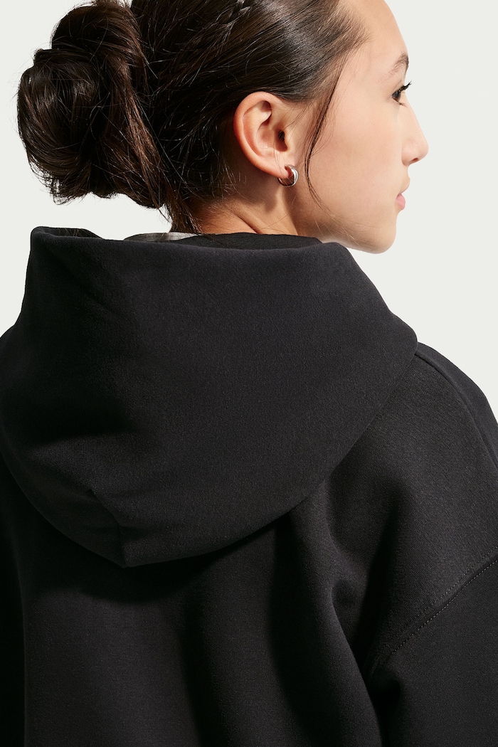 Dziewczynka Nike Bluza rozpinana z kapturem dziecięca z bawełną Nike Sportswear Studio Fleece IM4904 czarny