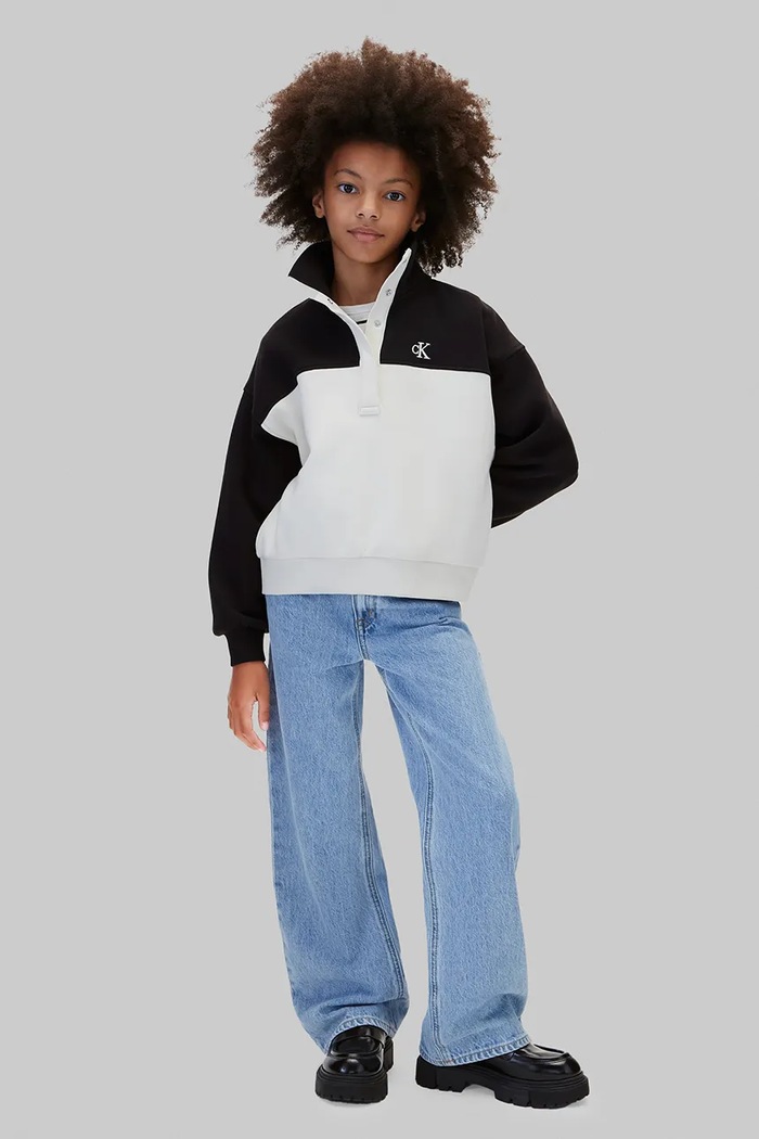Bluza dziecięca z bawełną Calvin Klein Jeans czarny LVCKFJB13G.9BY2