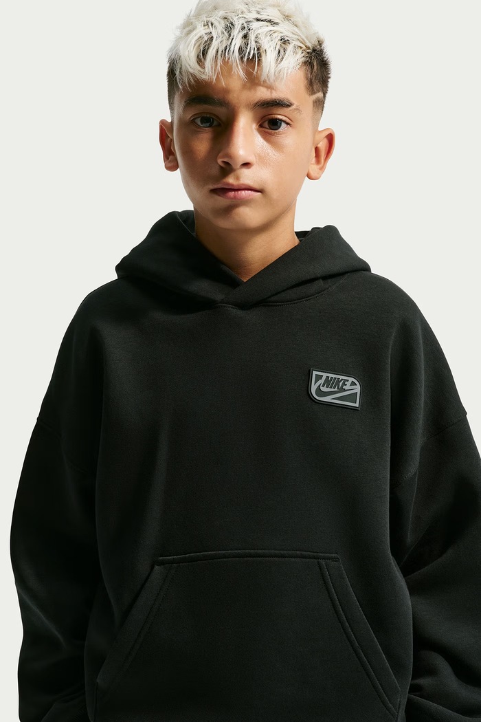 Chłopiec Nike Bluza z kapturem dziecięca z bawełną Nike Sportswear Club IO1684 czarny