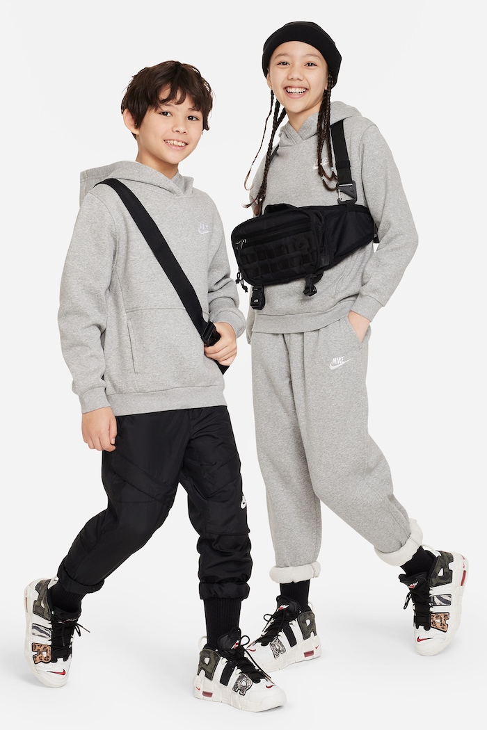 Chłopiec Nike Bluza z kapturem dziecięca z bawełną Nike Sportswear Club Fleece FD3000 szary