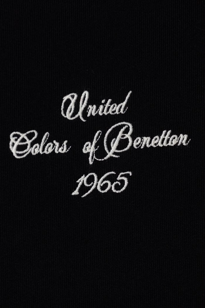 Chłopiec United Colors of Benetton Bluza dziecięca bawełniana 3J68C10UC.G.Seasonal czarny