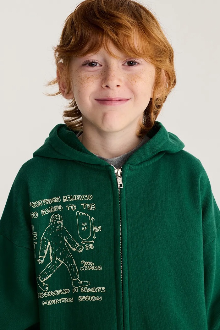 Chlapec Bobo Choses Mikina na zips s kapucňou detská bavlnená Mr. Footish 226AC050 zelená
