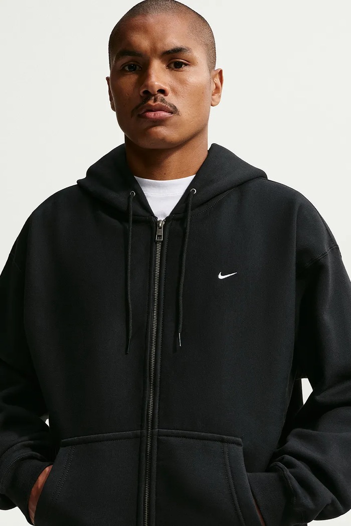 Odzież Nike Sportswear Bluza rozpinana z kapturem męska z bawełną Solo Swoosh HV1084.010 czarny