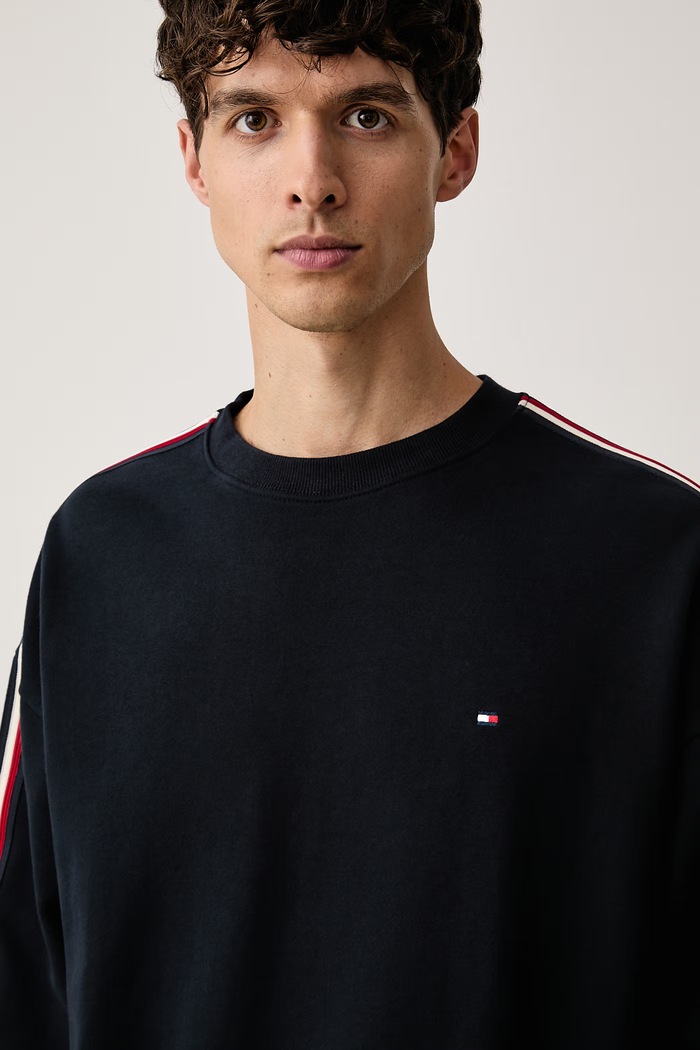 Tommy Hilfiger dukserica loungwear za muškarce od pamuka mornarsko plava UM0UM03943