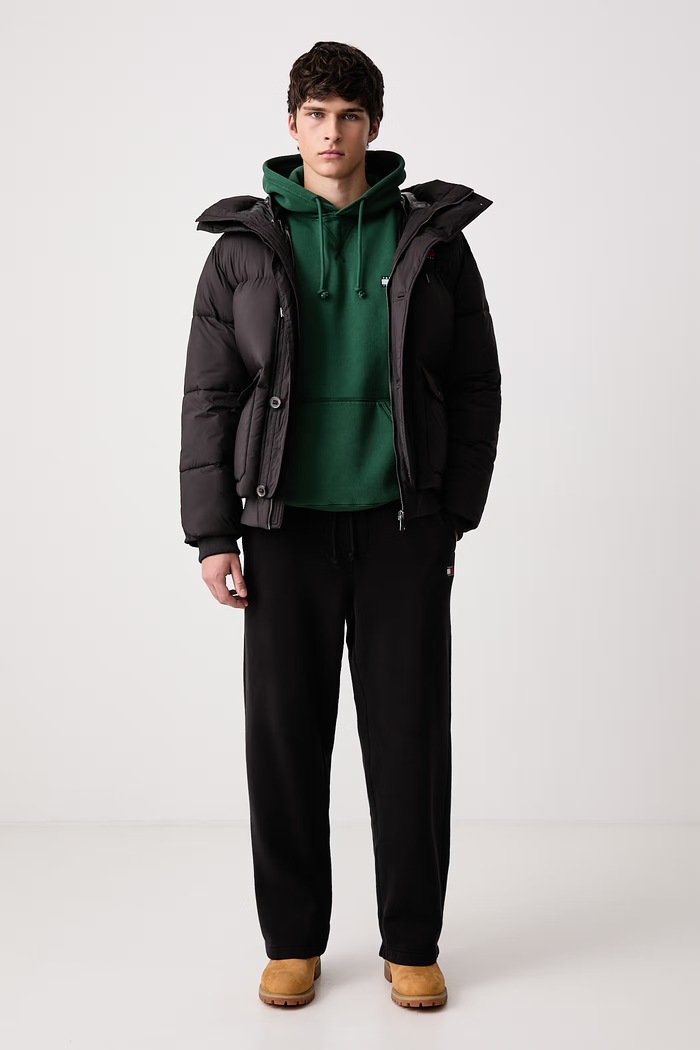 Tommy Jeans Mikina s kapucí pánská s bavlnou DM0DM23606 zelená AW26