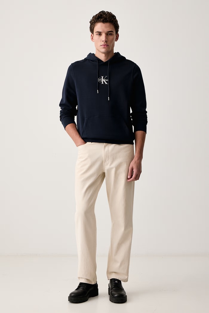 Calvin Klein Jeans Dukserica sa kapuljačom za muškarce s pamukom LV04RG279G mornarsko plava AW26