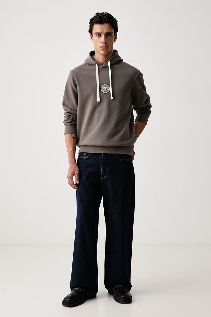 Armani Exchange dukserica sa kapuljačom za muškarce od pamuka s elastanom XM002912.AF26047 smeđa AW26