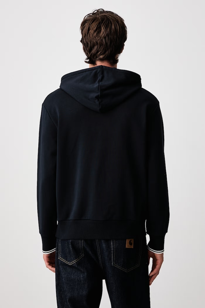 Odzież Fred Perry Bluza z kapturem męska bawełniana M3492.608 granatowy
