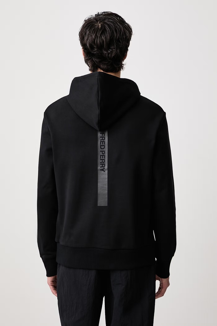Odzież Fred Perry Bluza z kapturem bawełniana męska M3498.102 czarny