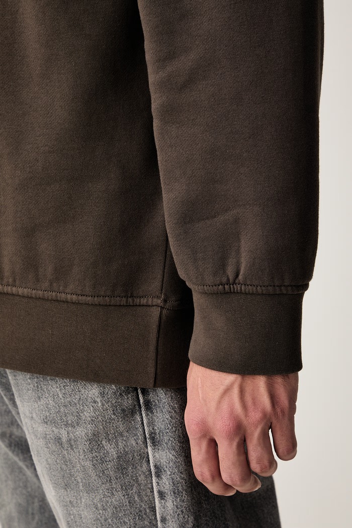 Levi's bluza męska z bawełną SWEATS CREW A1572 brązowy