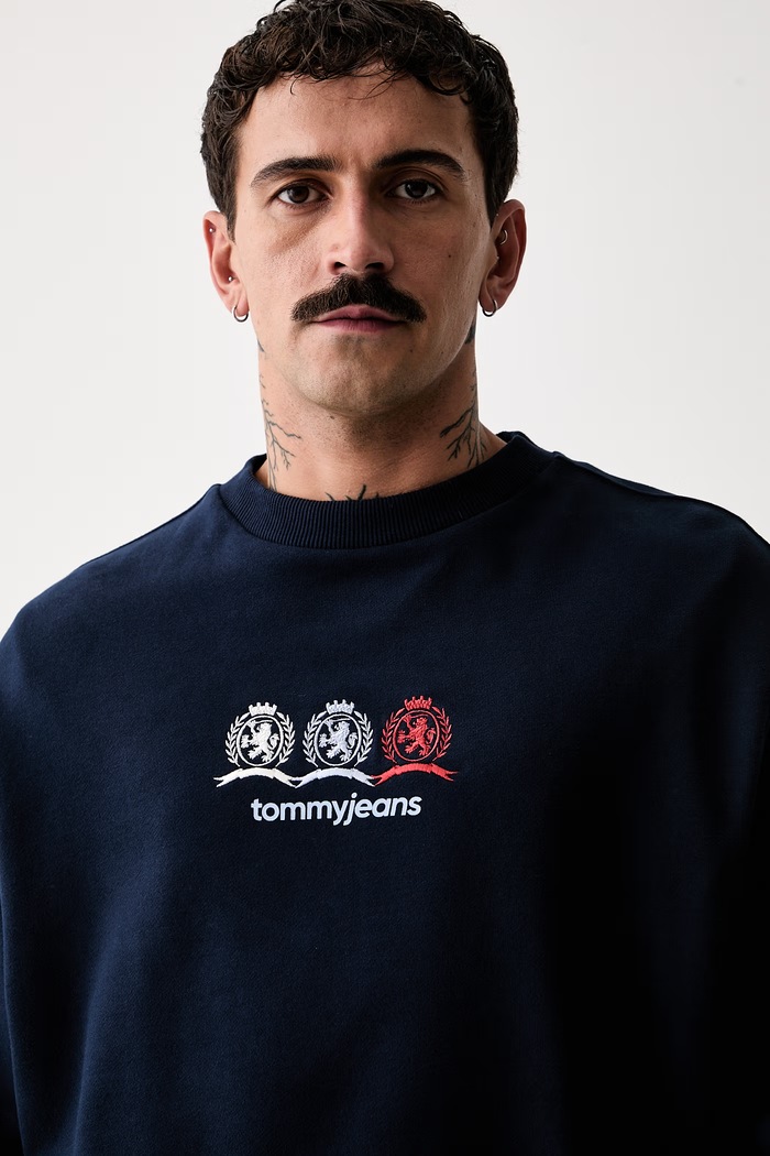 Tommy Jeans μπλούζα ανδρική βαμβακερή σκούρο μπλε DM0DM23383