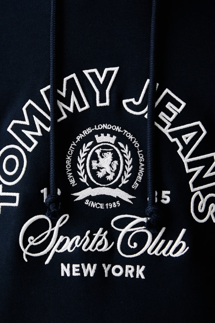 Tommy Jeans dukserica sa kapuljačom za muškarce od pamuka DM0DM23153 mornarsko plava