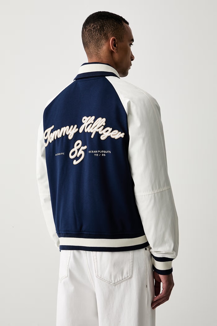 Oblačila Tommy Hilfiger bomber jakna moška MW0MW43185 mornarsko modra