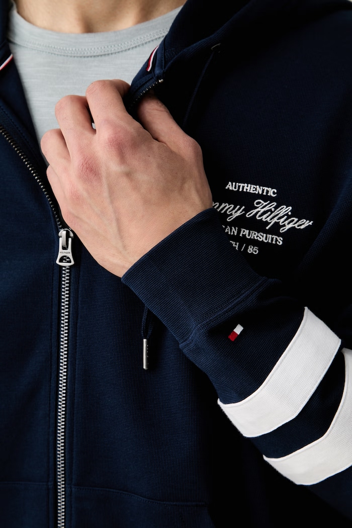 Tommy Hilfiger mikina na zips s kapucňou pánska MW0MW43184 tmavomodrá