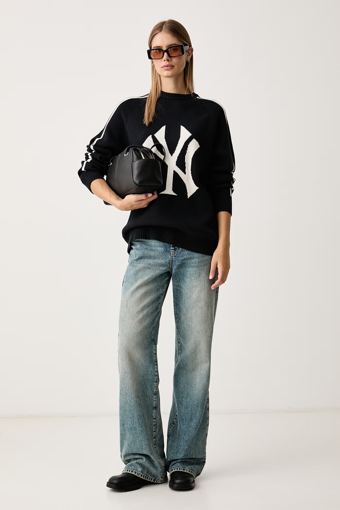New Era Sweter z wiskozą 60897388 granatowy AW26